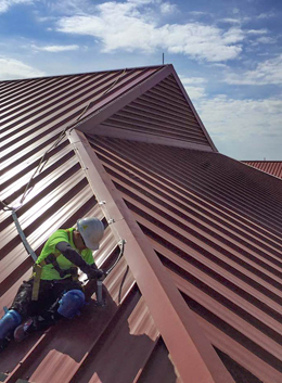 installing lightning protection system on commercial building